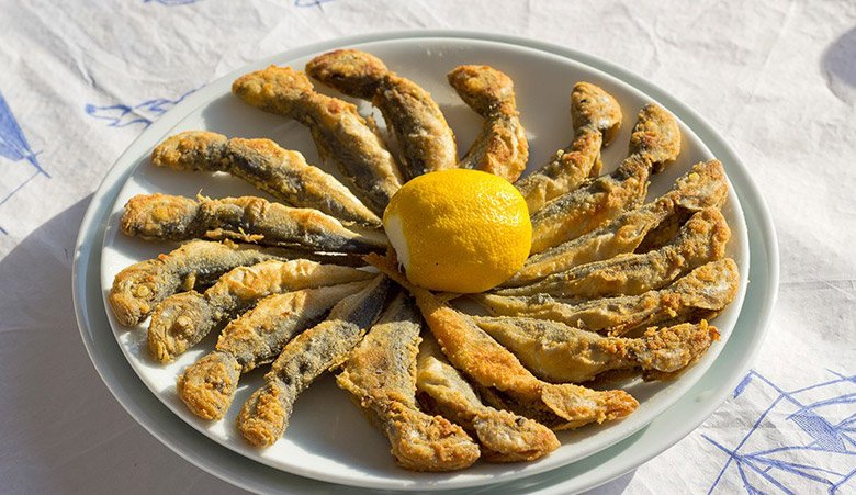 Amasra’da Mezgit: Sezonu, Seçimi ve Pişirilişi amasra-gun-batimi-mezgit-tava