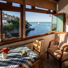 amasra-ruhi-palas-with-sailing-boat-